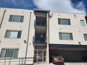 Building Photo - 430 W Pikes Peak Ave