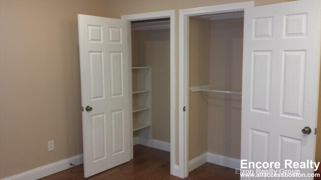 Building Photo - 276 Chestnut Hill Ave