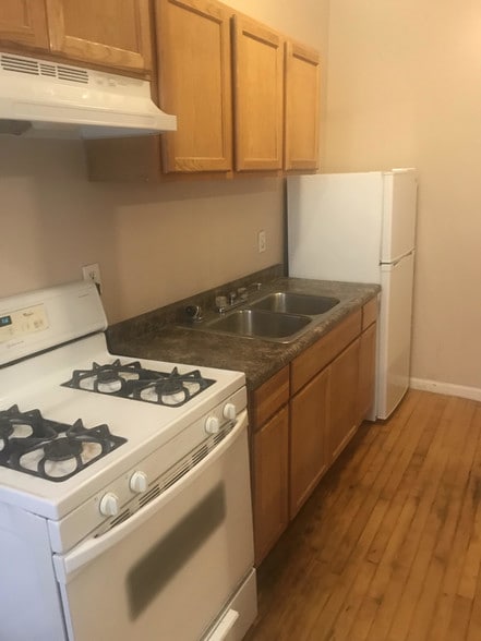 Kitchen - 3514 14th Ave S