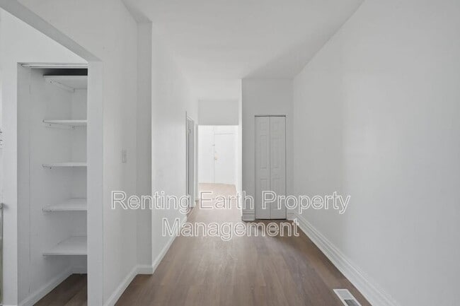 Building Photo - 3127 Clay Ave