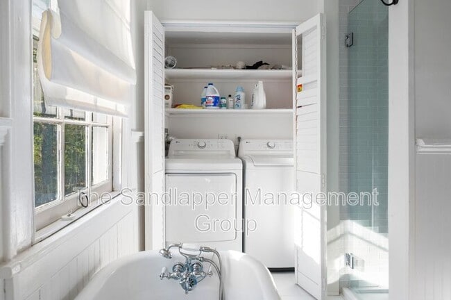 Building Photo - 216 W Carolina Ave