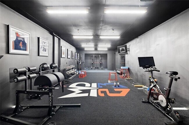 Building Photo - 11140 W Rd