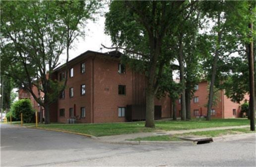 Building Photo - 841 Greenfield Dr