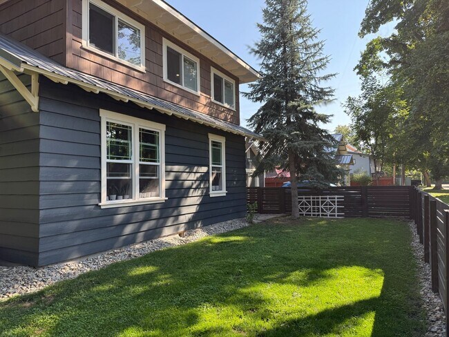 Building Photo - Charming Kalispell Home