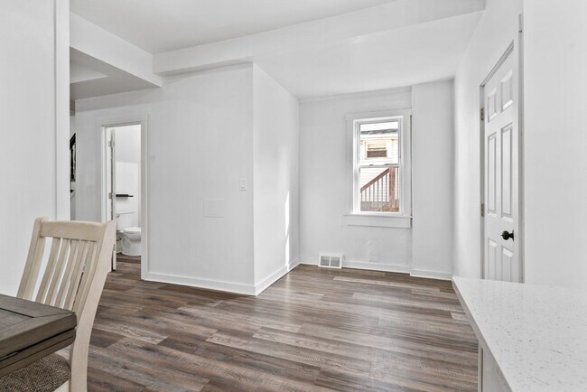 Building Photo - 721 Boggs Ave