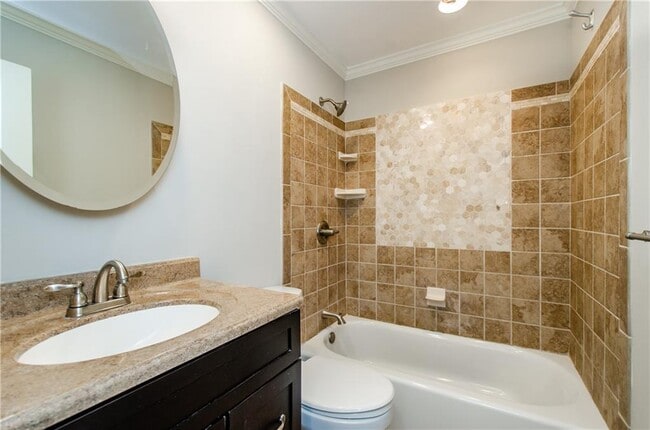 Building Photo - 729 Sunnybrook Dr