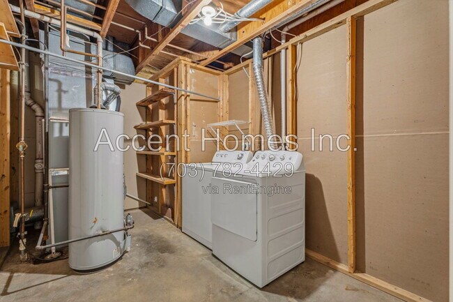 Building Photo - 7867 Painted Daisy Dr