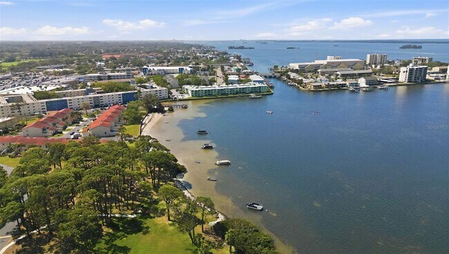 Building Photo - 2700 Bayshore Blvd