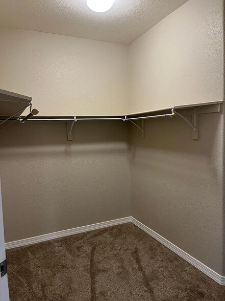 Building Photo - 15455 Canyon Rim Dr