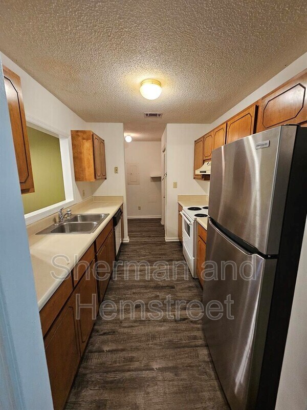 Building Photo - 318 Commons Dr