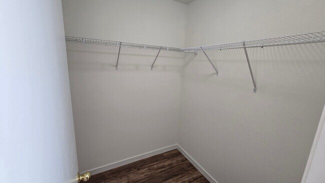 Building Photo - 2 story, 2 car garage, 4 bedroom, All appliances. move in ready home !