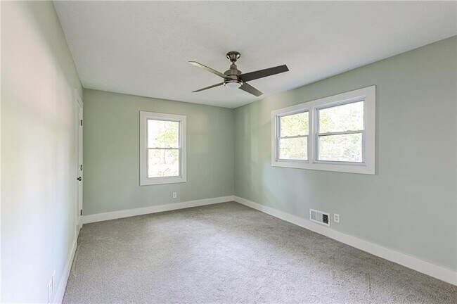 Building Photo - 3979 Potomac Dr NW