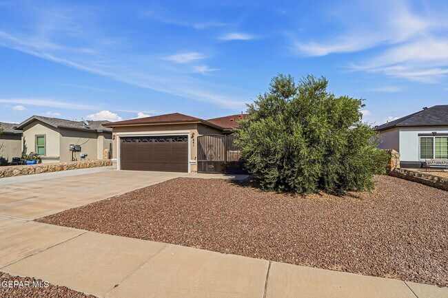 Building Photo - 641 Bariloche Dr