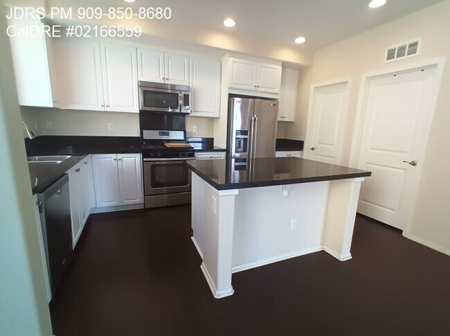 Building Photo - PRICE LOWERED! Upland 3 Bedroom Condo