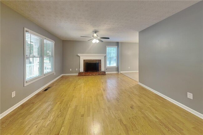 Building Photo - 211 Mill Pointe Dr