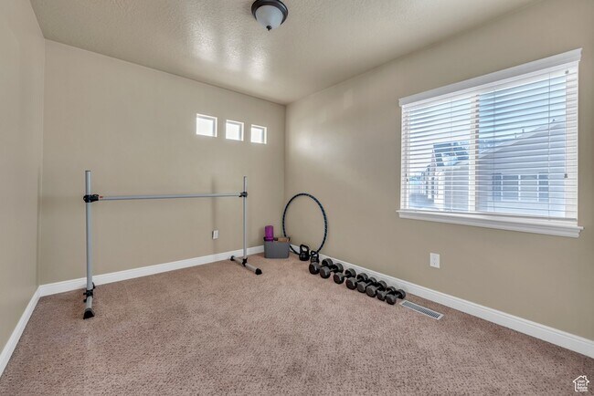 Building Photo - 3234 W Desert Lily Dr