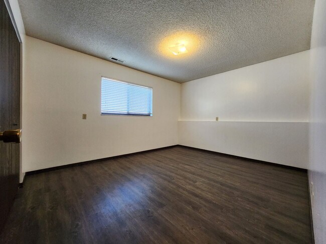Building Photo - 2103 Chautard Dr