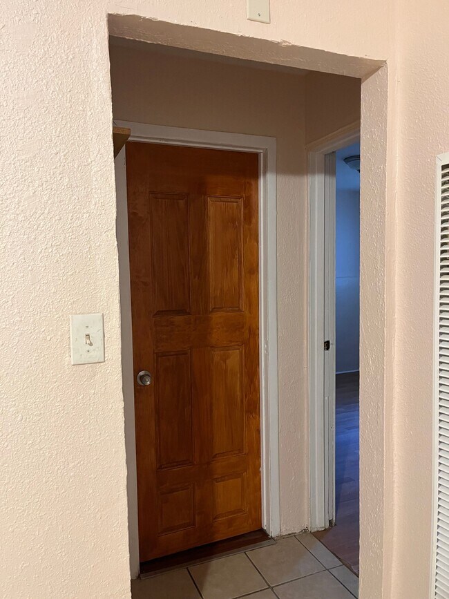 Building Photo - 767 Woodland Rd