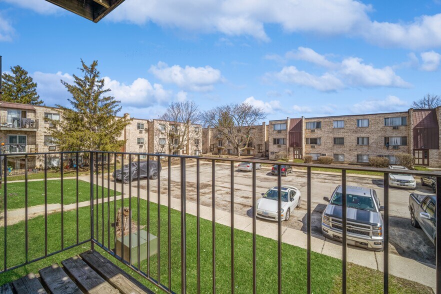 Building Photo - 404 Inland Dr