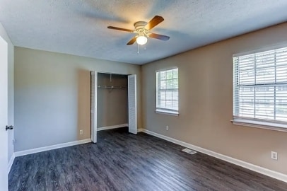 Building Photo - 3497 Creekview Pl
