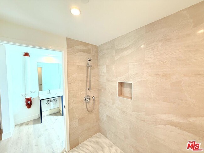 Building Photo - 3414 London St