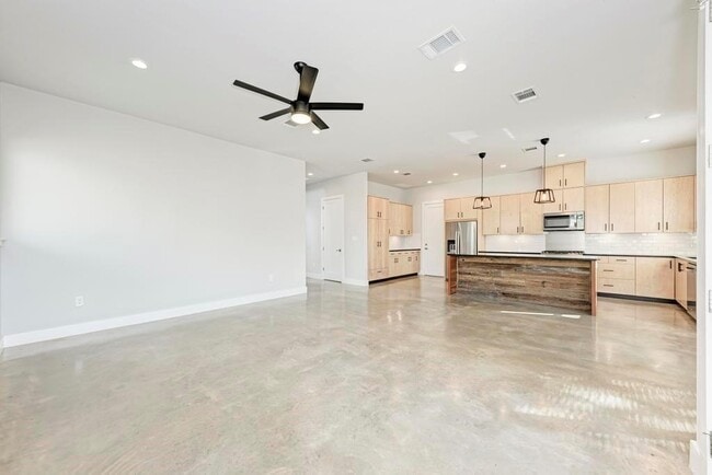 Building Photo - 7714 Watson St