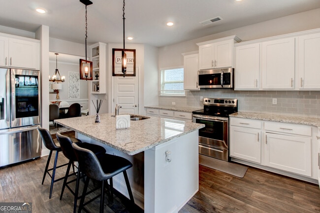 Building Photo - 3617 Chestnut Oak St