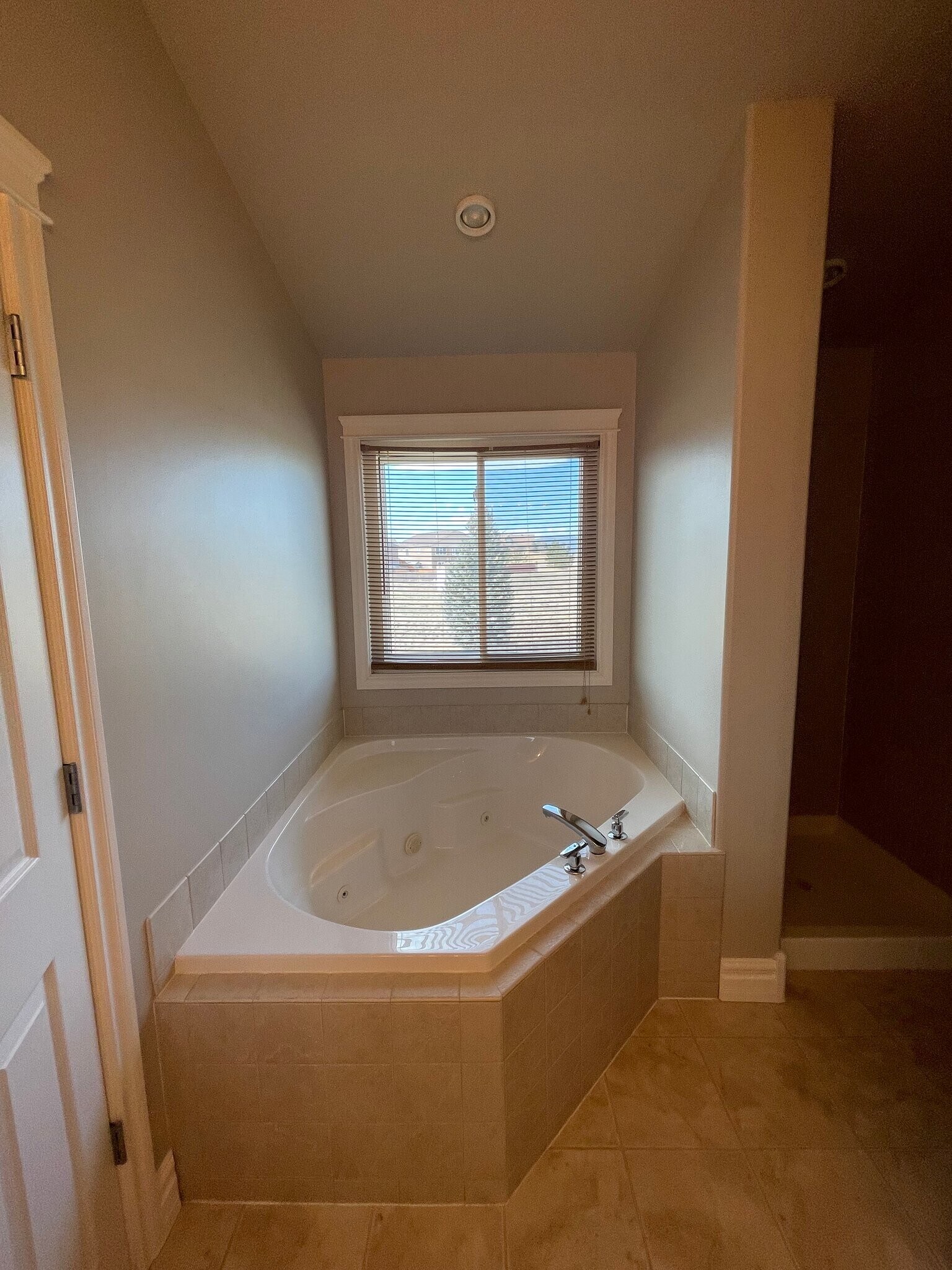Building Photo - 1127 Elgin Ct
