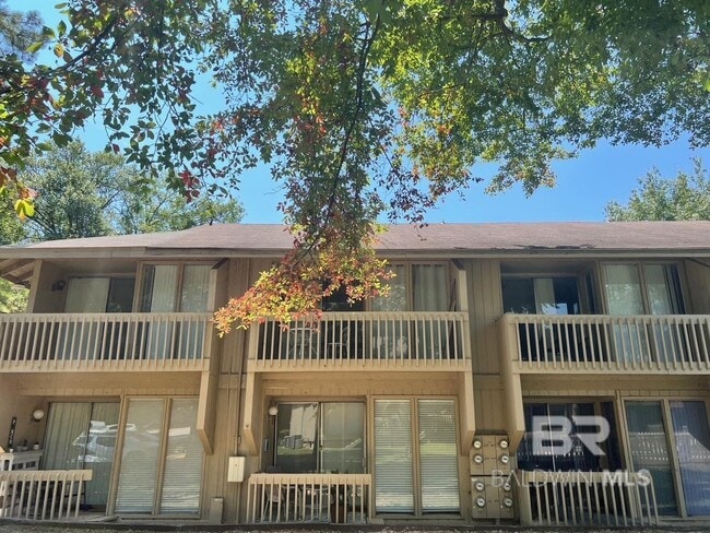 Building Photo - 2036 Sea Cliff Dr N