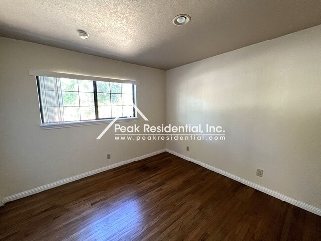 Building Photo - Wonderful 3bd/2ba Orangevale Home with Spa...