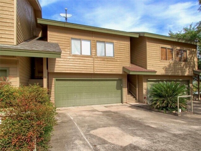 Building Photo - 502 Harbor Dr