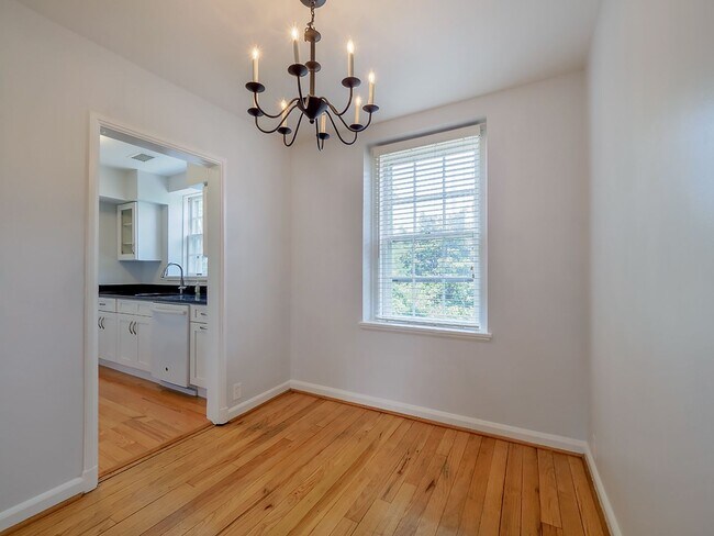 Building Photo - Sunny & Renovated 2BR 1BA in NW DC McLean Gardens Oasis!