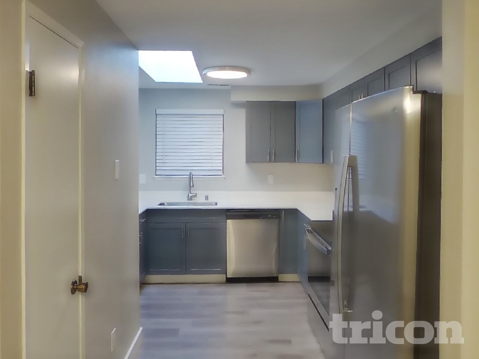 Building Photo - 1021 30th St NE