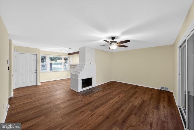 Building Photo - 5219 Montgomery St