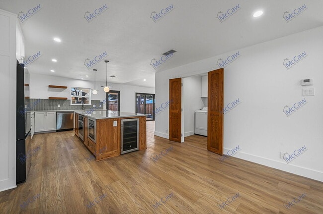 Building Photo - 7412 Fenton Dr