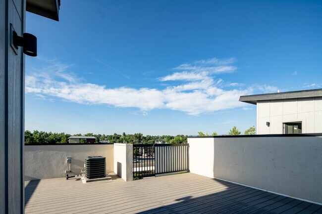 Building Photo - 3569 S Pennsylvania St