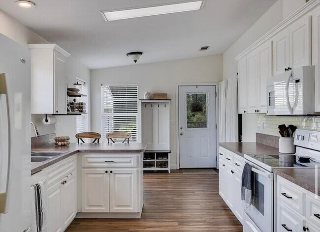 Building Photo - 2040 S Montana Cir