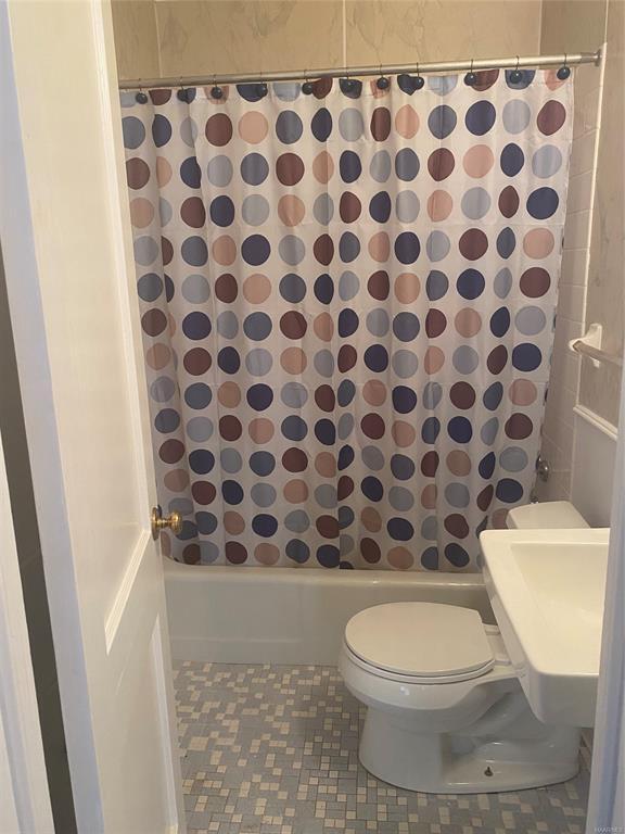 Building Photo - 2052 Midway St