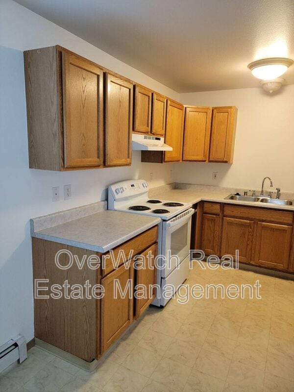 Building Photo - 3405 Oregon Dr