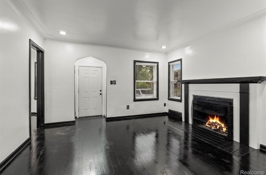 Building Photo - 10609 Stratman St