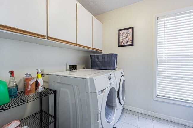 Building Photo - 5427 Villa Deste Ct