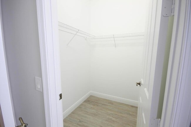 Building Photo - 9845 Cobblestone Creek Dr