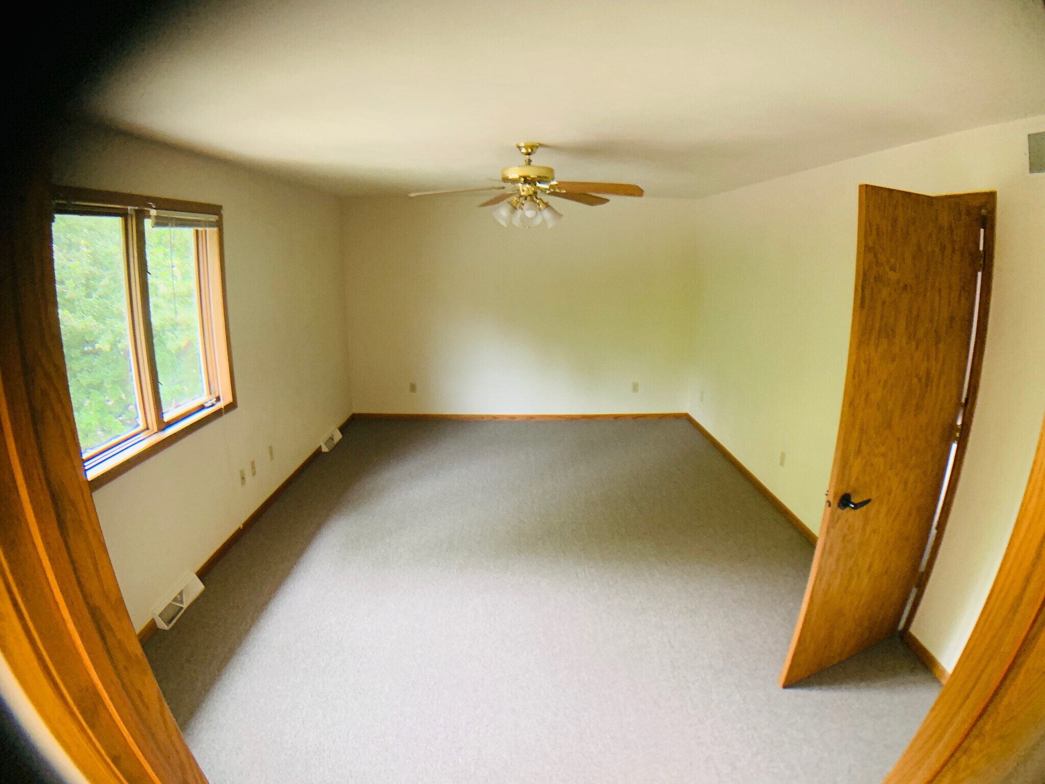 Master BR - 371 Winnebago Ct