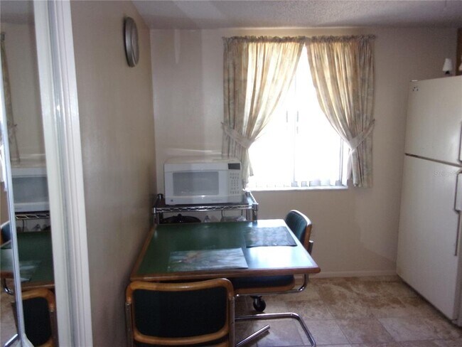 Building Photo - 216 Cypress Ln