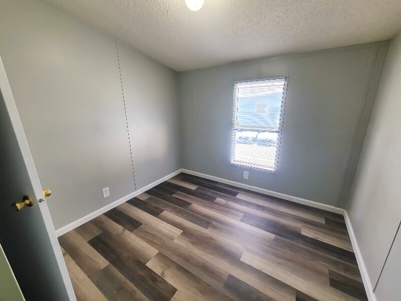 Building Photo - 72 Deerwood Park