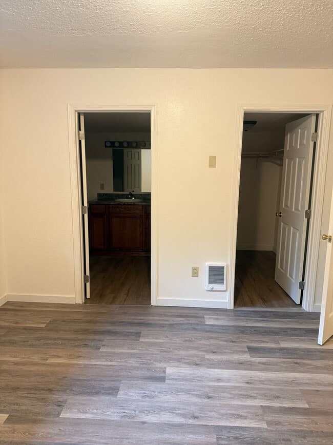 Building Photo - 15144 Sitkum Ln