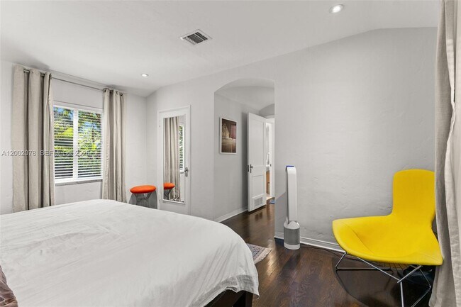 Building Photo - 482 NE 93rd St