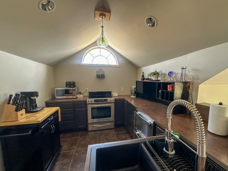 Building Photo - 288 38th Ave N