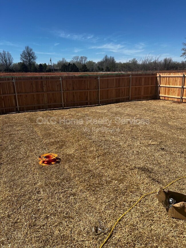 Building Photo - 3901 Dutch Ln