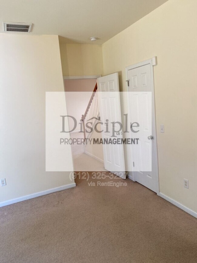 Building Photo - 169 Regency Cir